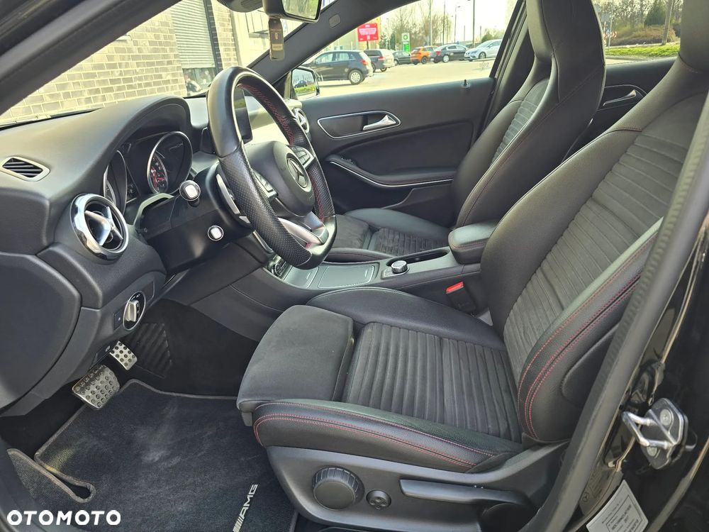 Mercedes-Benz GLA 200 7G-DCT AMG Line - 19