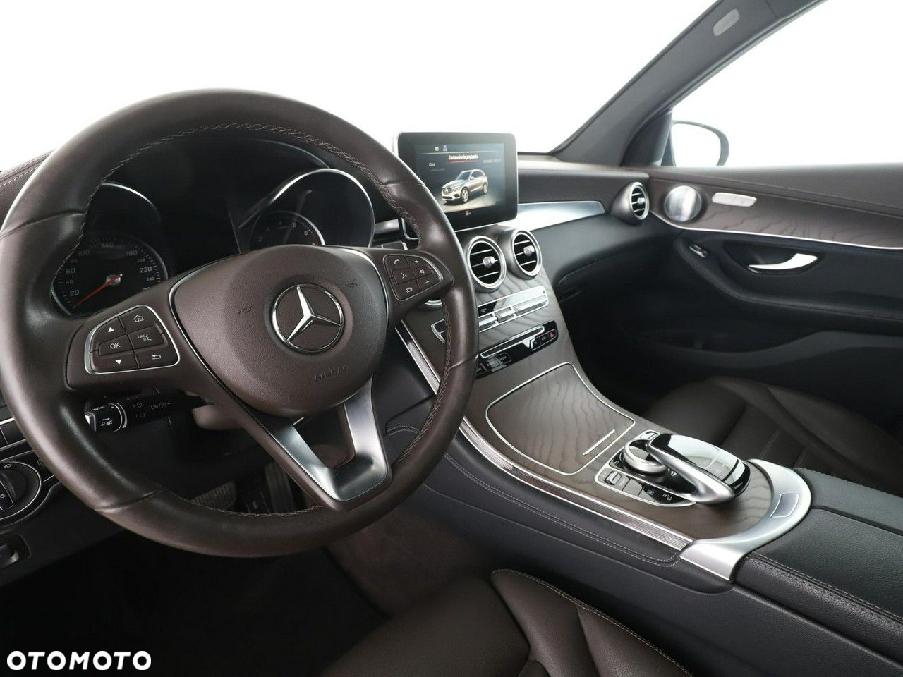 Mercedes-Benz GLC - 14