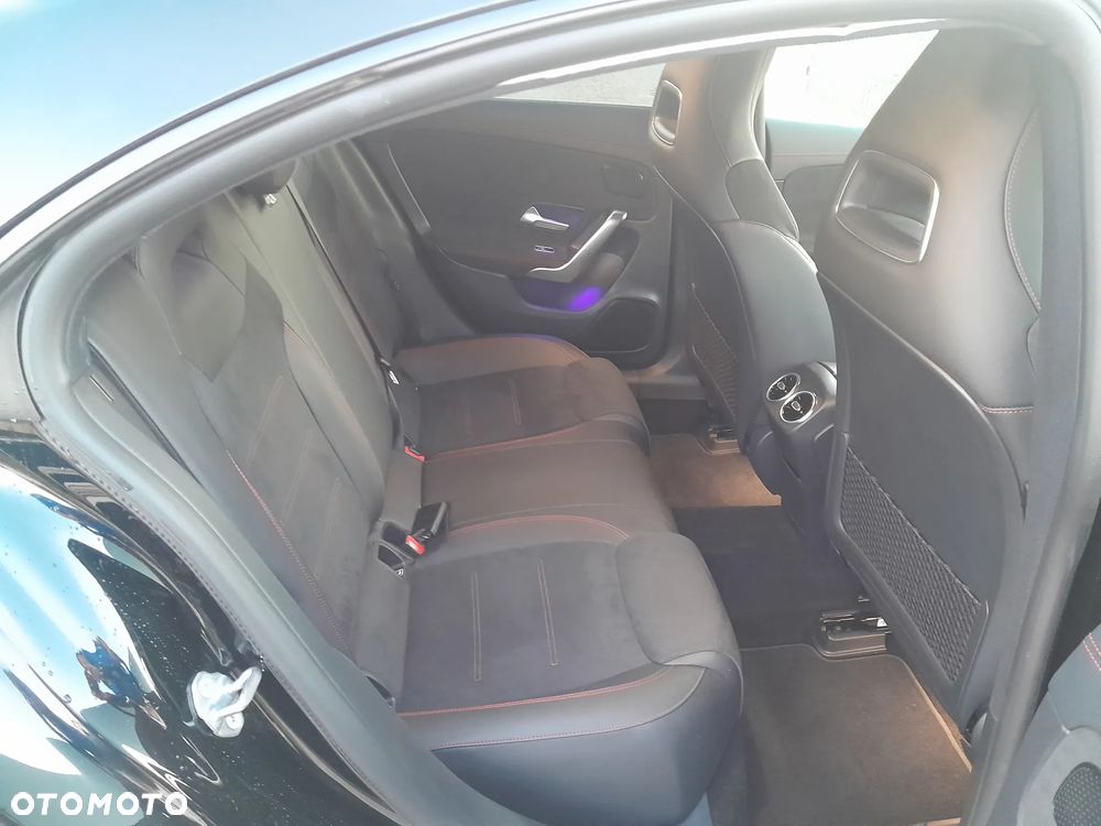 Mercedes-Benz CLA 200 7G-DCT AMG Line - 6