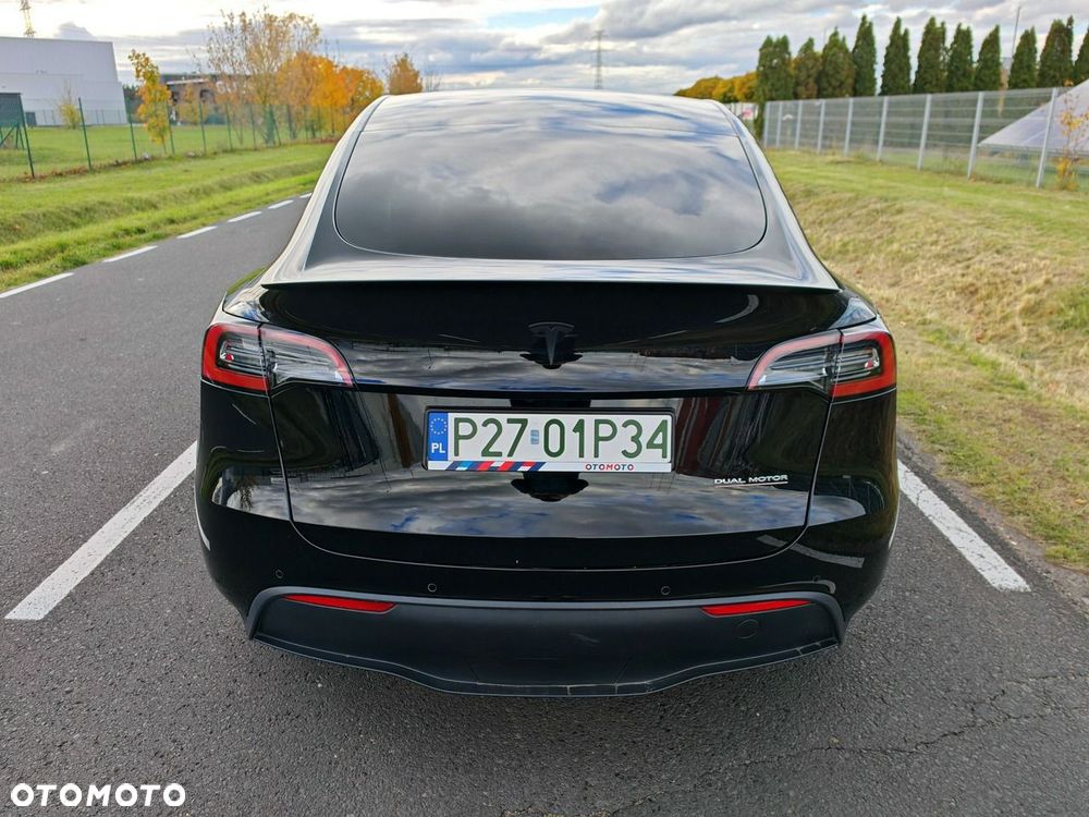 Tesla Model Y Performance Dual Motor AWD - 16
