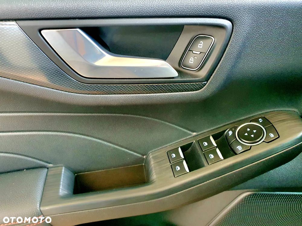 Ford Kuga - 10