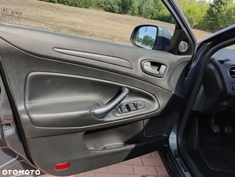 Ford Mondeo 2.0 TDCi Titanium - 32