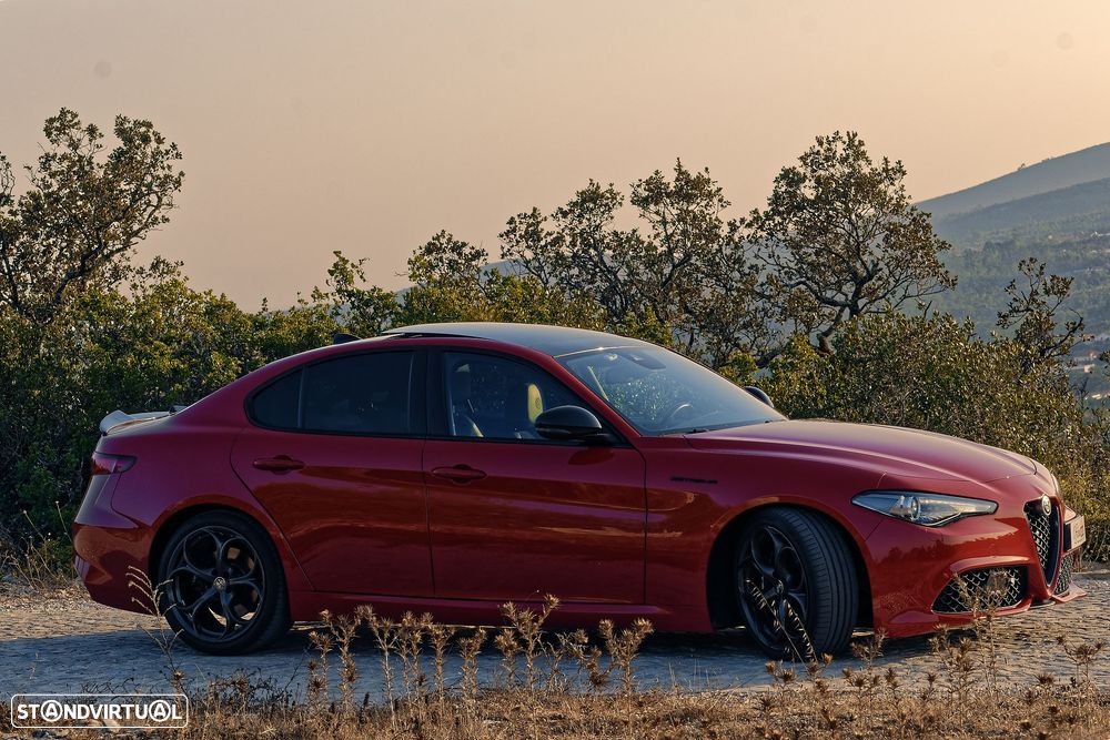 Alfa Romeo Giulia 2.0 T Estrema Q4 AT8 - 6