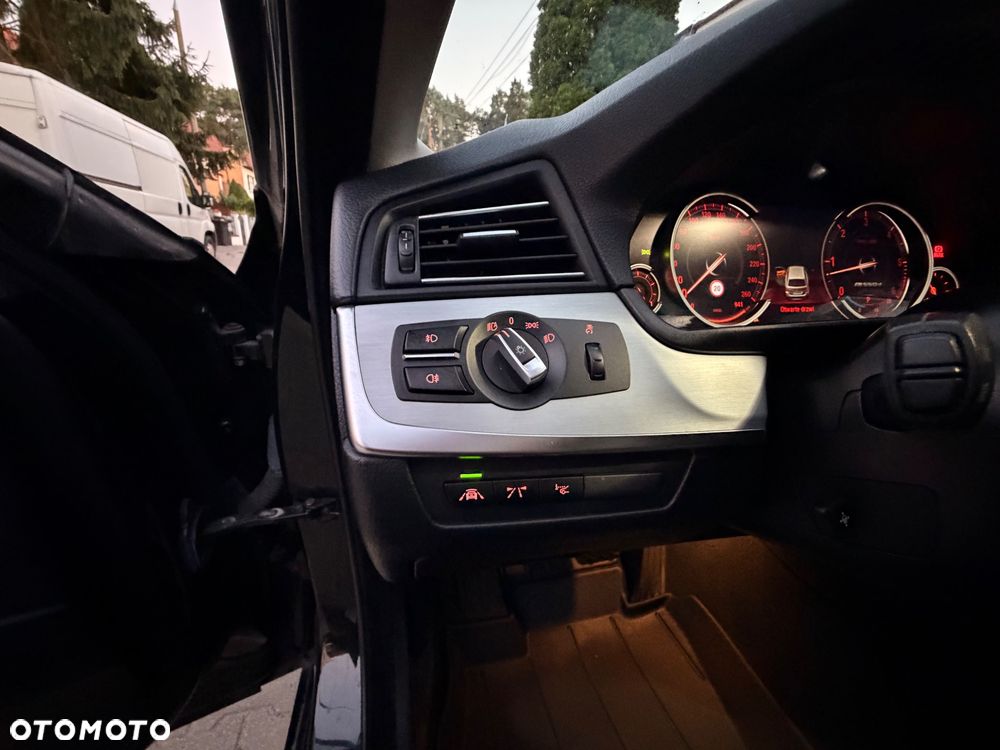 BMW Seria 5 530d xDrive Luxury Line - 21