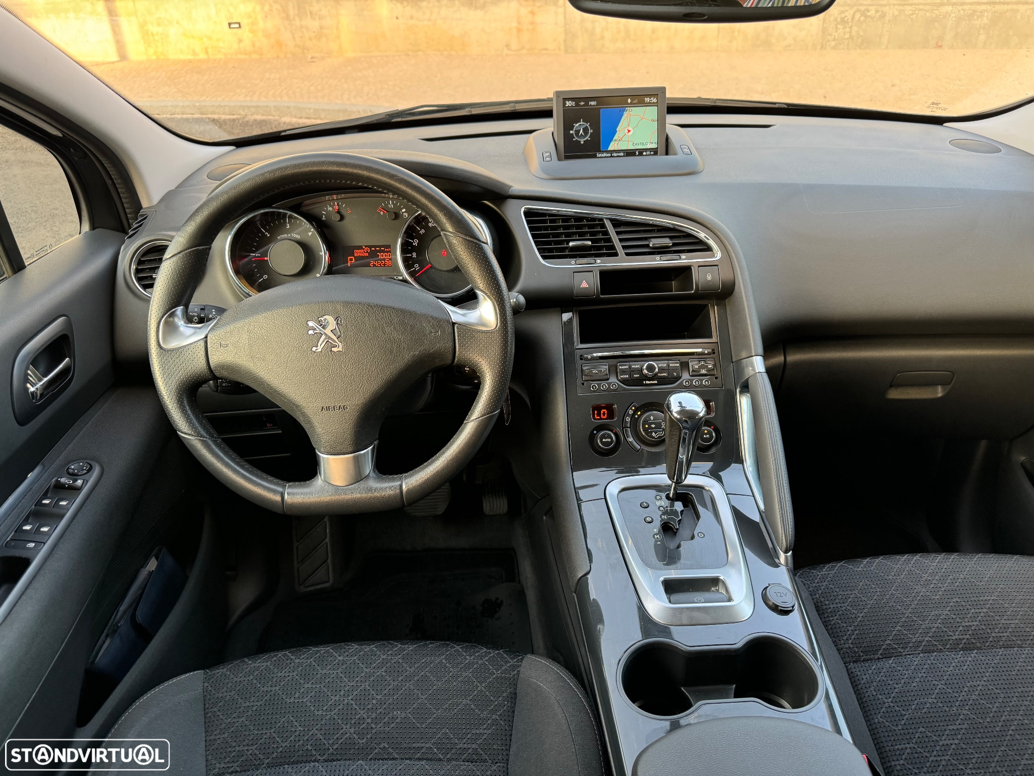 Peugeot 3008 - 18