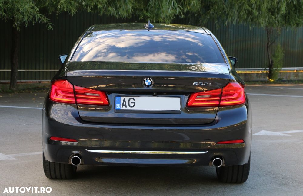 BMW Seria 5 530i Aut. Luxury Line - 16