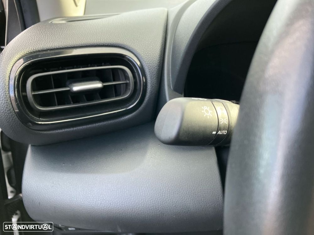 Toyota Yaris Cross 1.5 HDF Comfort Plus - 28