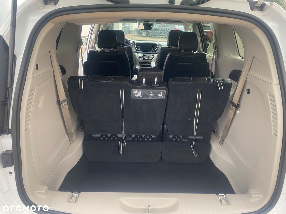 Chrysler Pacifica - 6