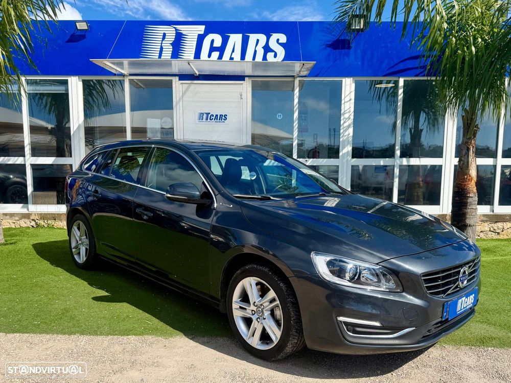 Volvo V60 2.4 D6 Momentum AWD Phev - 1