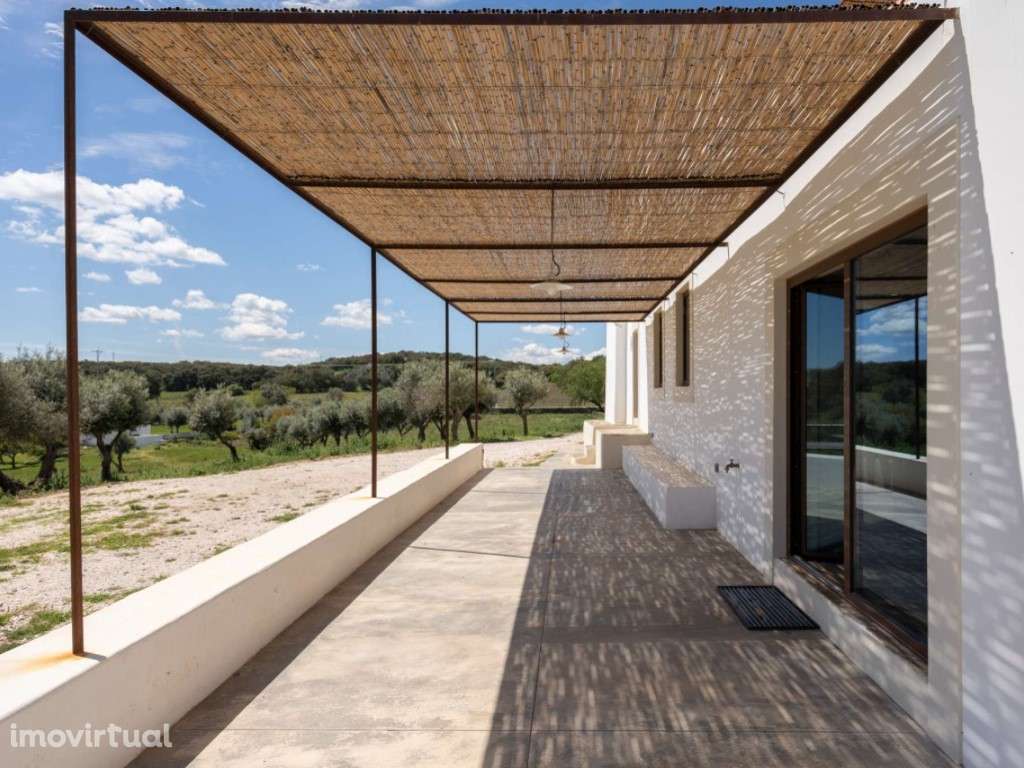 Moradia T3 em monte de três hectares com piscina em Vila Viçosa - Grande imagem: 5/26