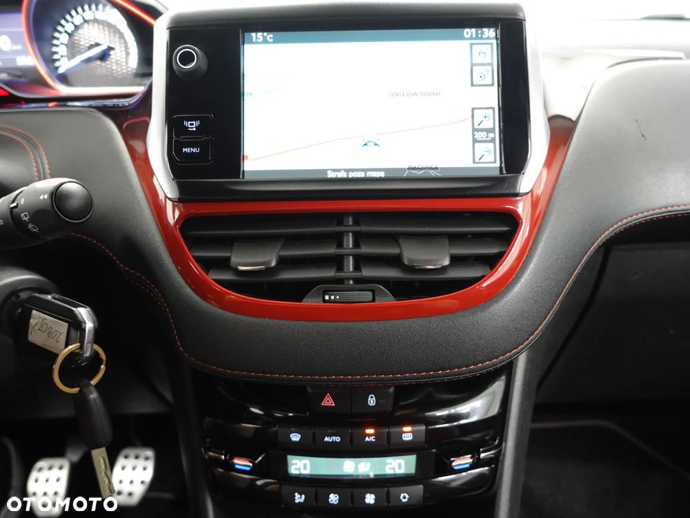 Peugeot 208 GTI 200 THP - 33