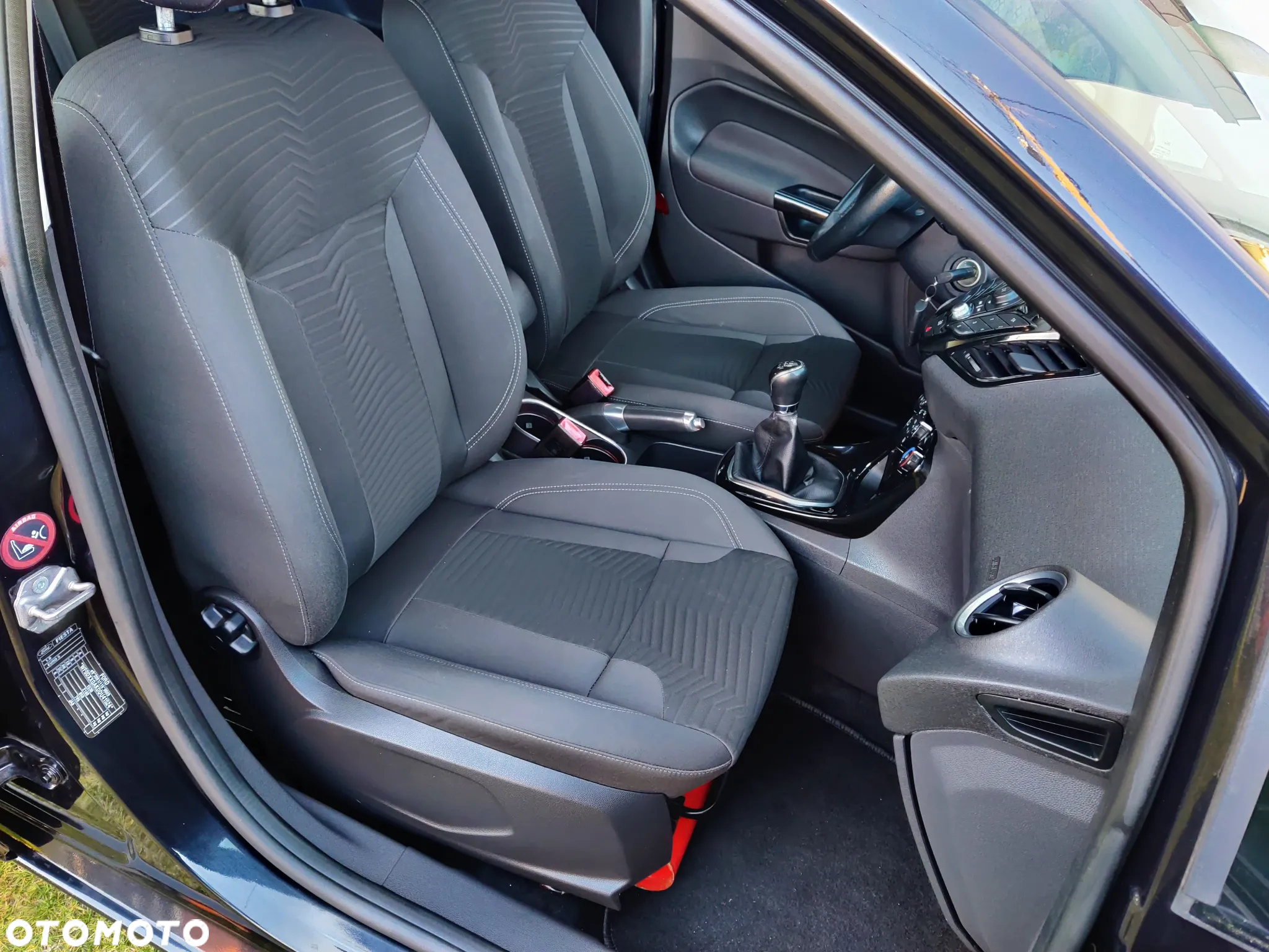 Ford Fiesta 1.0 EcoBoost S&S TITANIUM X - 26