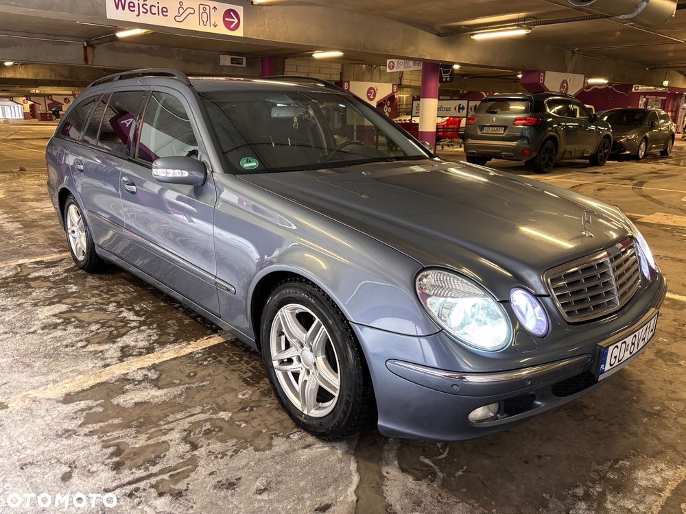 Mercedes-Benz E-Class 2005 photo 5