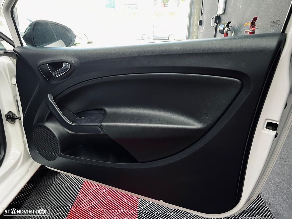 SEAT Ibiza 1.6 TDI FR - 38
