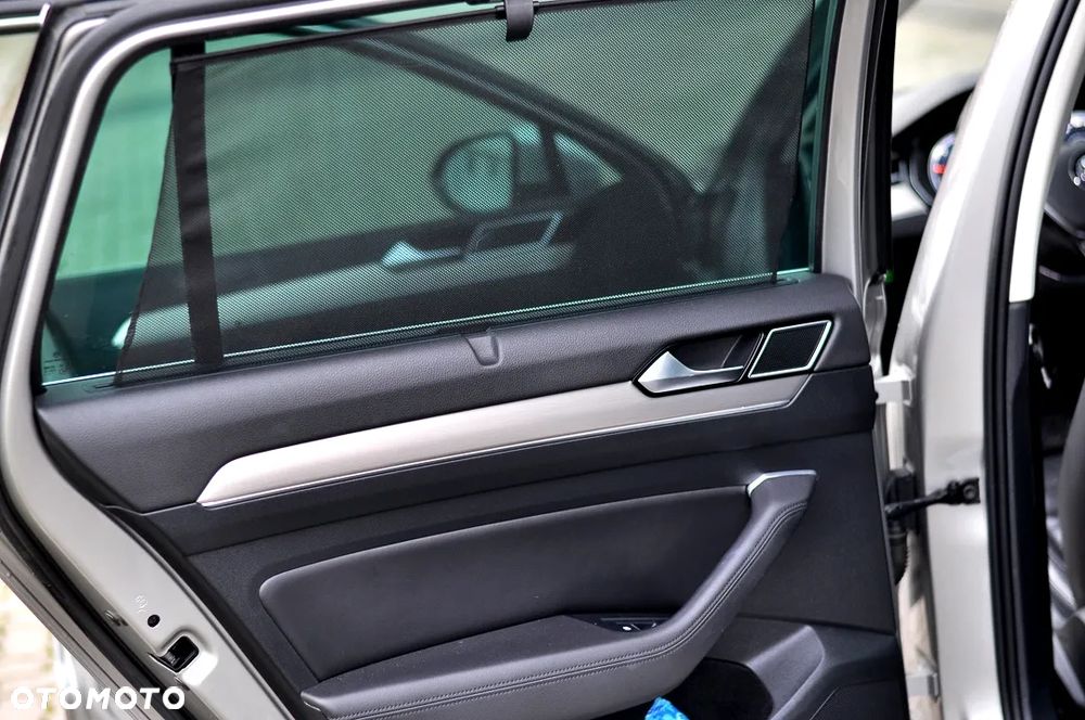 Volkswagen Passat - 18