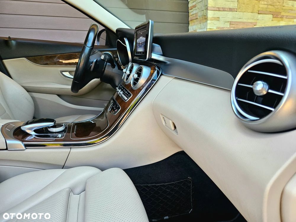 Mercedes-Benz Klasa C 200 4-Matic 9G-TRONIC - 21