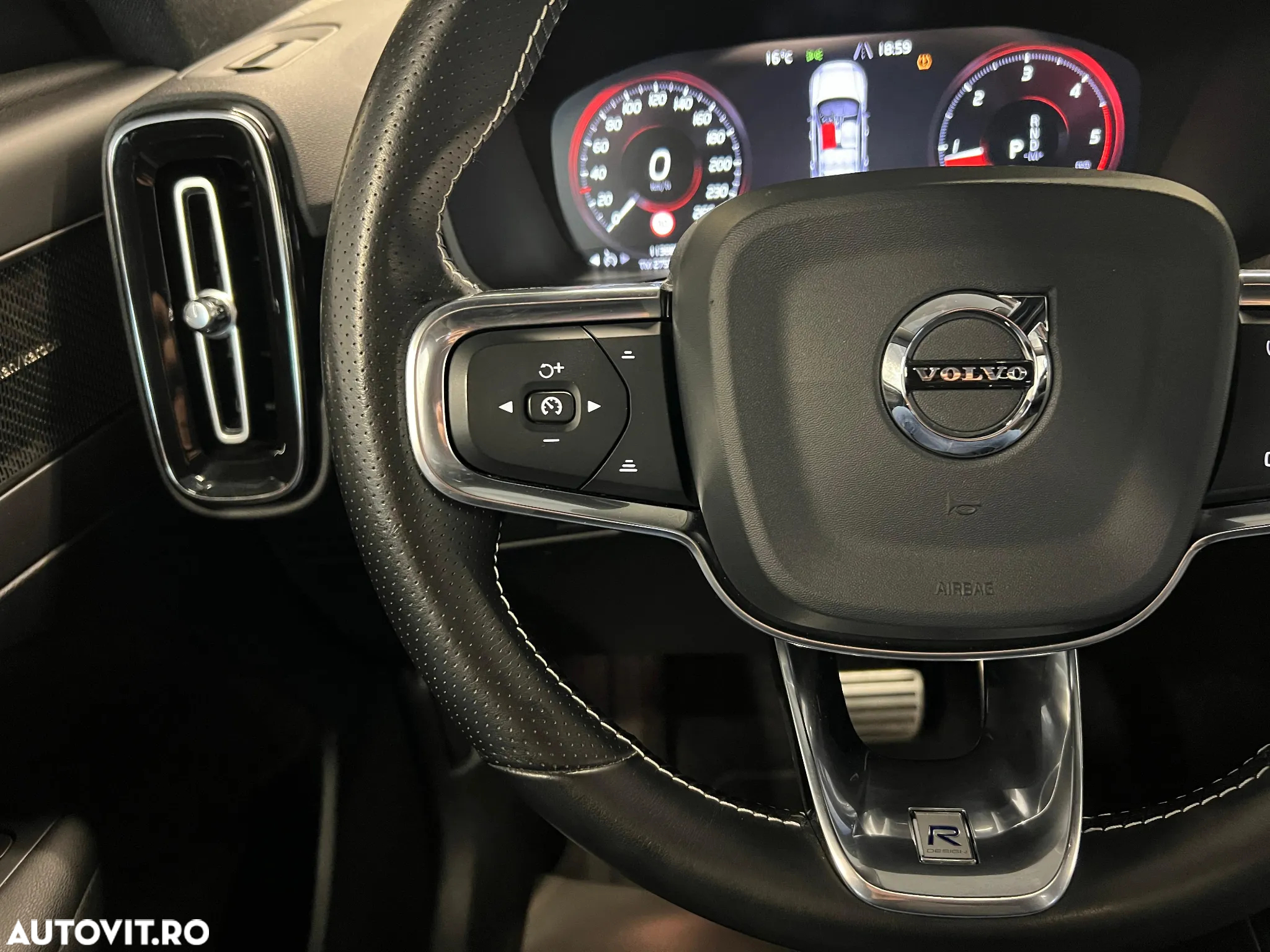 Volvo XC 40 D4 AWD Geartronic R-Design - 19