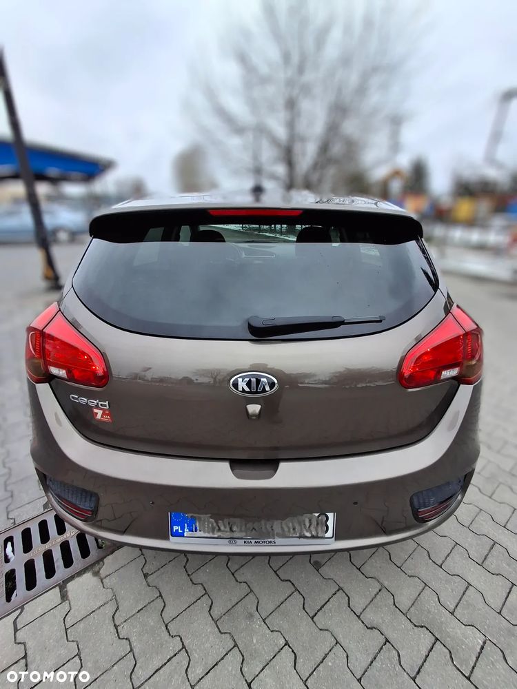 Kia Ceed - 13