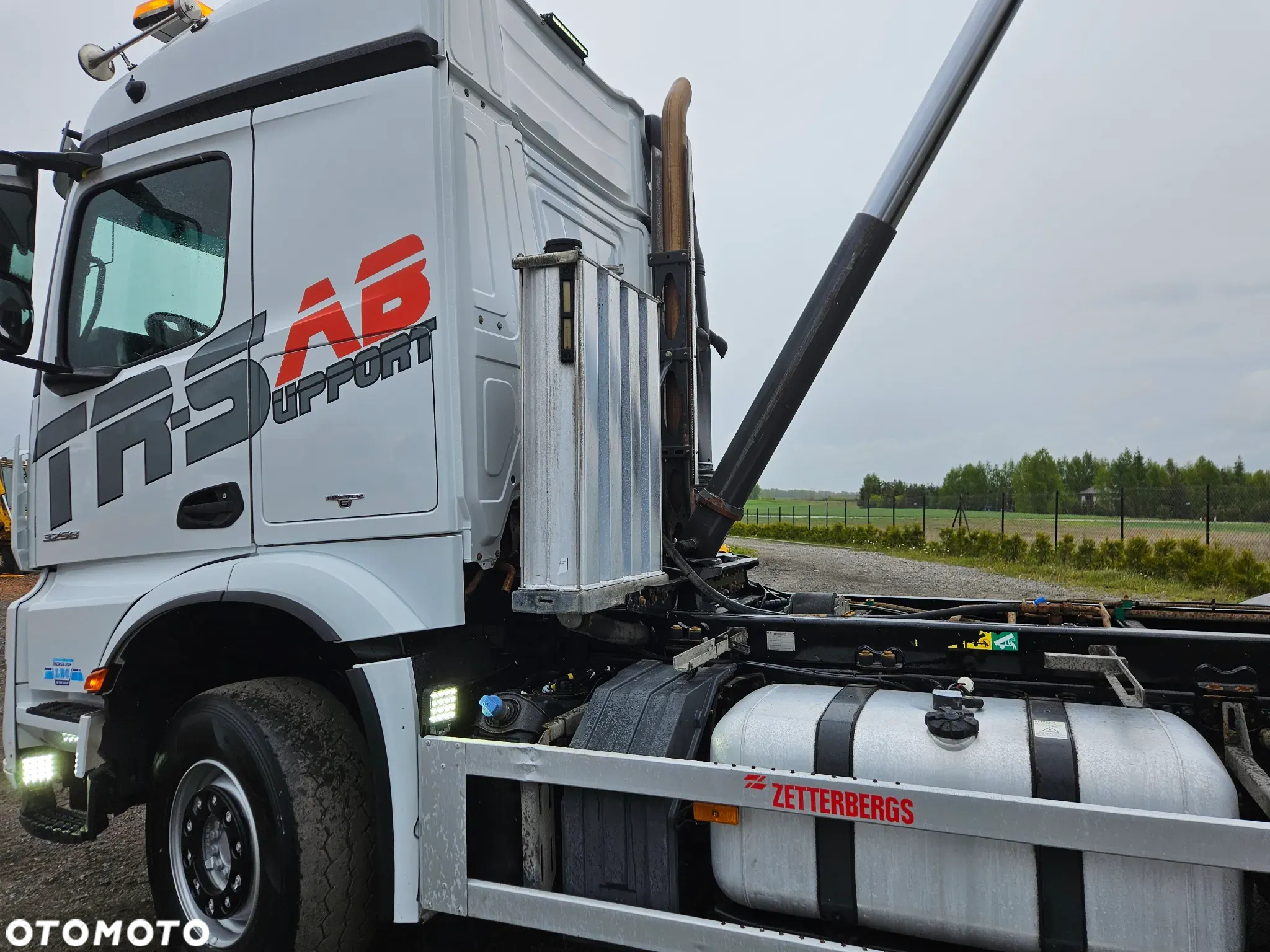 Mercedes-Benz Arocs - 16