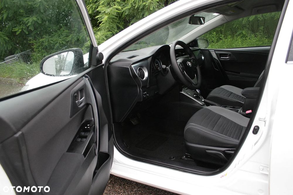 Toyota Auris - 10