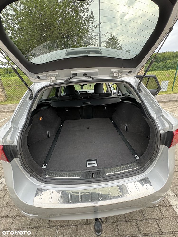 Toyota Avensis - 8