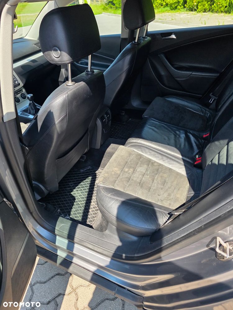 Volkswagen Passat 2.0 TDI Comfortline - 13