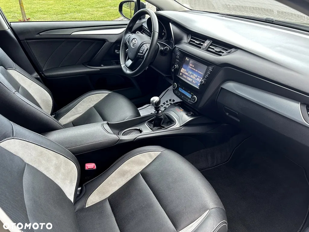 Toyota Avensis - 29