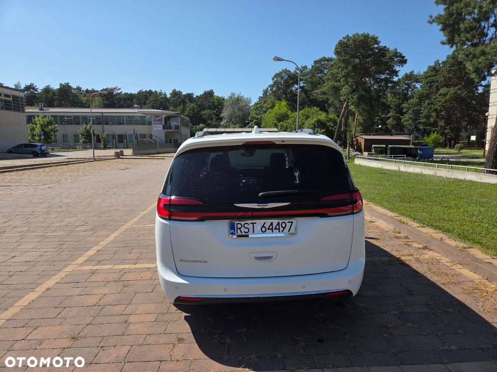 Chrysler Pacifica - 5