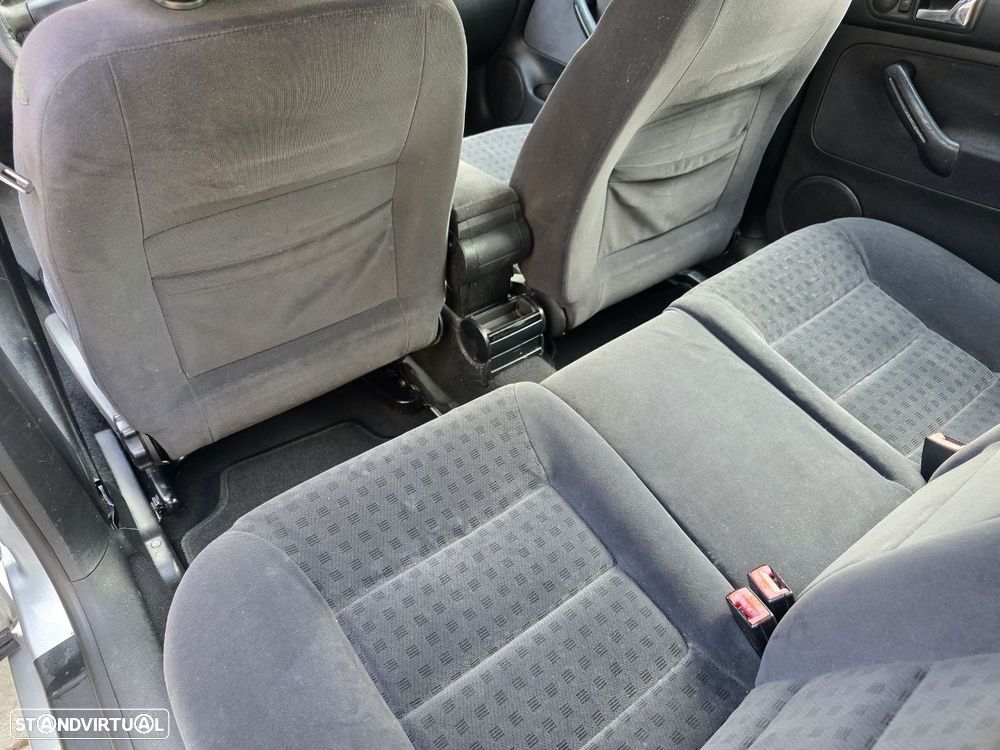 VW Golf 1.4i Confortline AC - 23