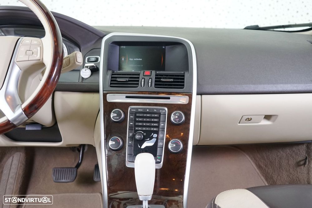 Volvo XC 60 2.0 D3 Summum Geartronic - 30