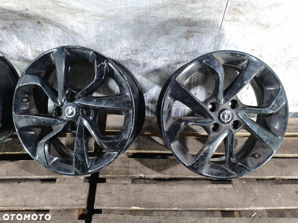 FELGI ALUMINIOWE KOMPLET 16 OPEL CORSA E 13380635   13380636   13380637 - 13