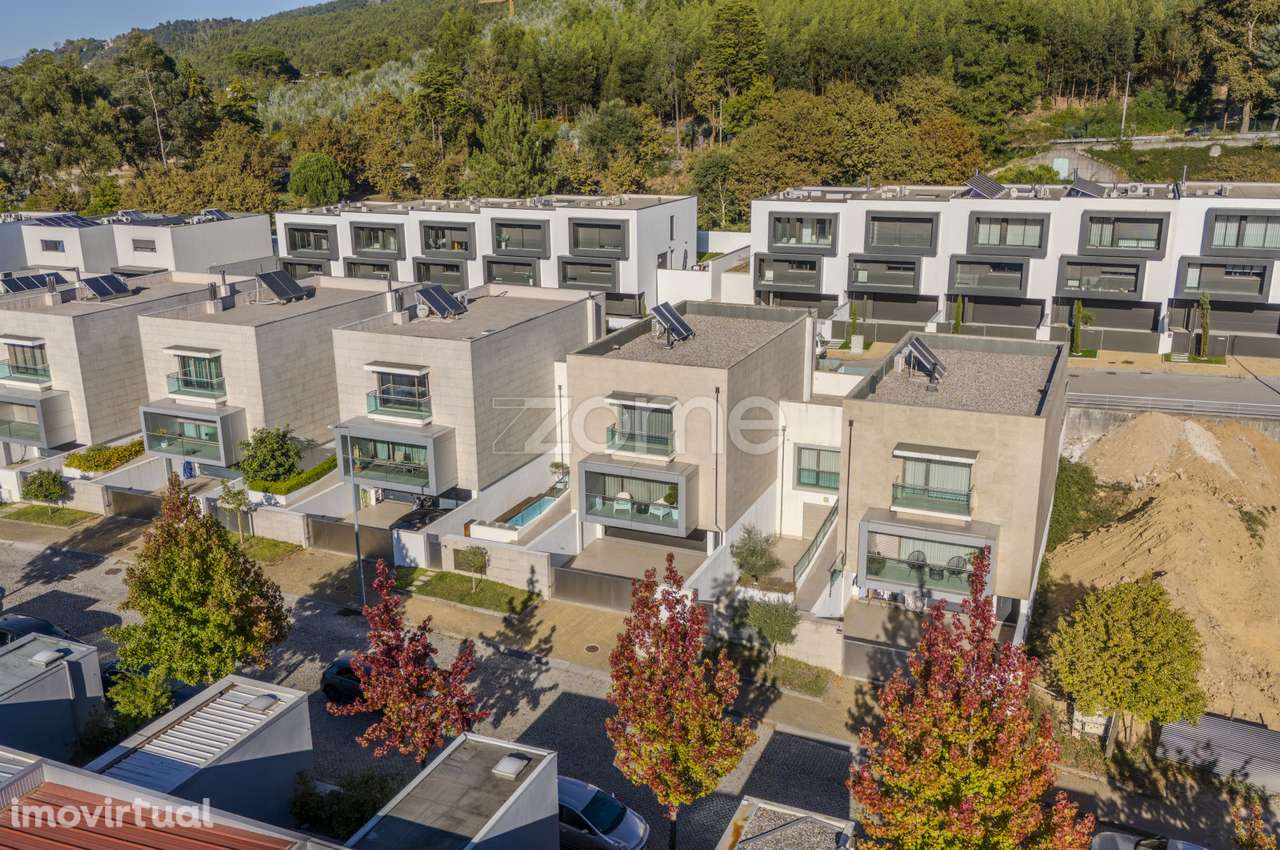 Moradia T3 com piscina em Nogueira- Braga - Grande imagem: 4/52