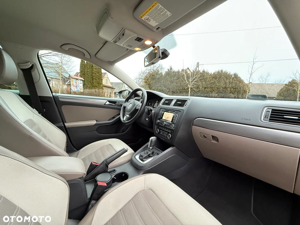 Volkswagen Jetta 1.4 TSI Highline Perfectline DSG - 26