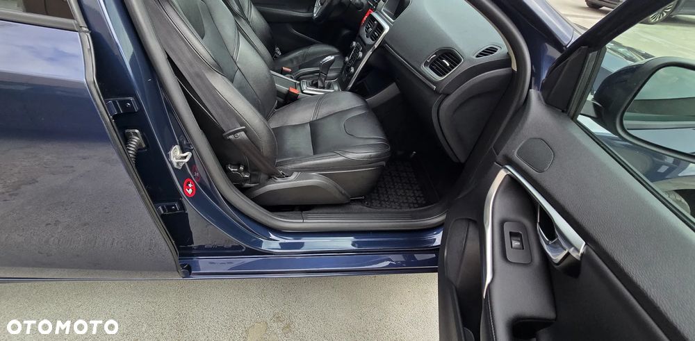 Volvo V40 - 41