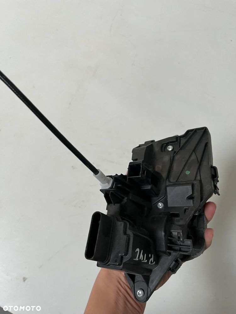 Zamek drzwi tył prawy Volvo XC40 31462000 - 3