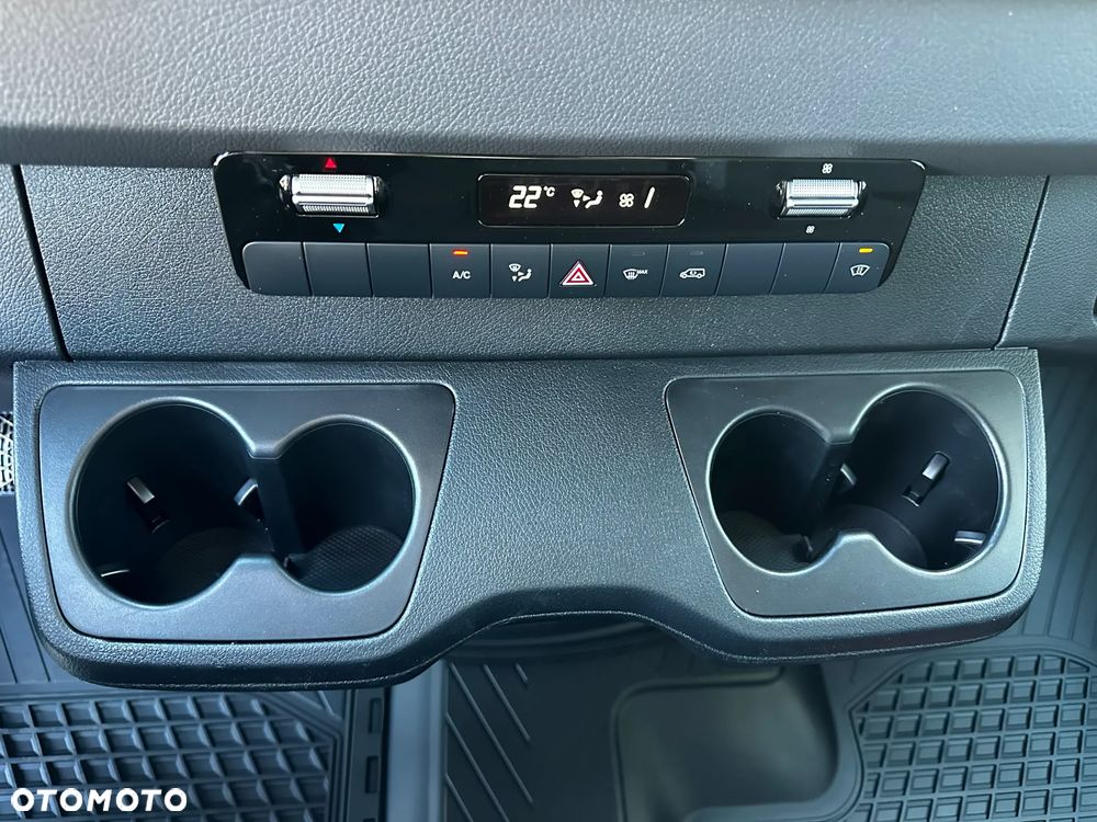 Mercedes-Benz Sprinter - 20