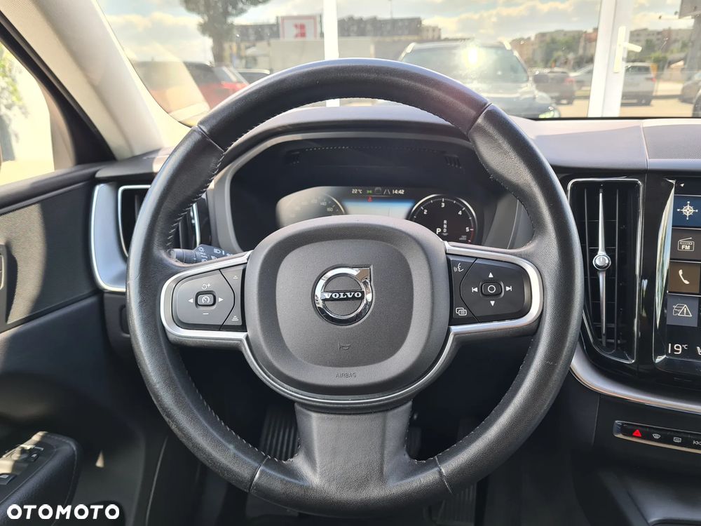 Volvo XC 60 B4 D AWD Momentum - 11