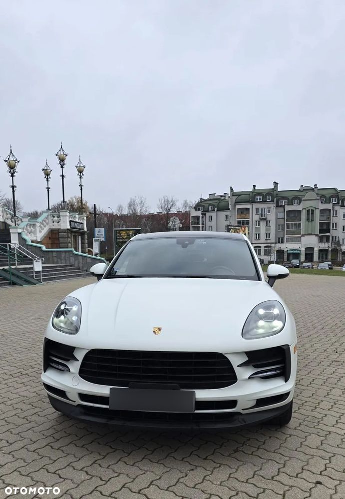 Porsche Macan Standard - 1