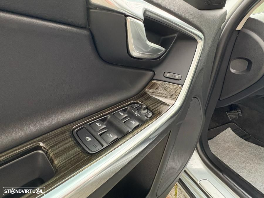 Volvo V60 2.4 D6 Summum AWD Phev - 20