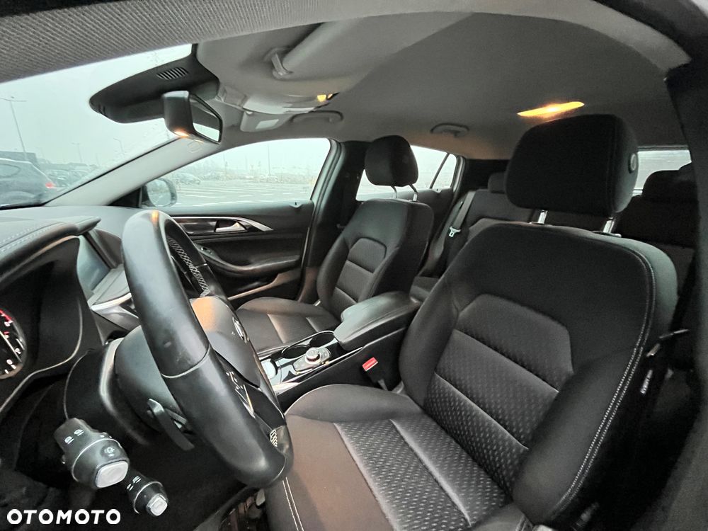 Infiniti Q30 1.6t Premium 7DCT - 9