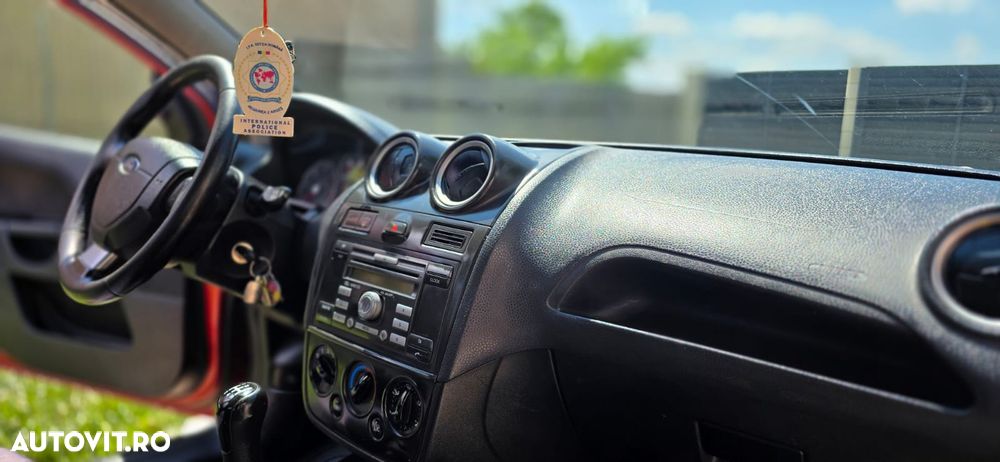 Ford Fiesta 1.4 TDCI Ambiente - 5