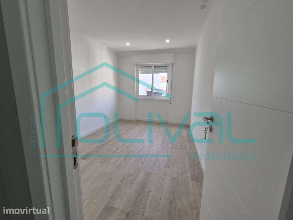 Apartamento T2+1 Remodelado - Grande imagem: 3/16