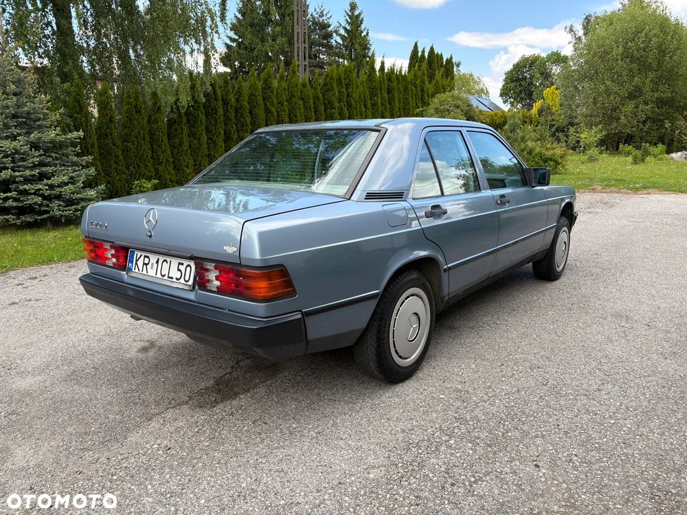 Mercedes-Benz W201 (190) - 9