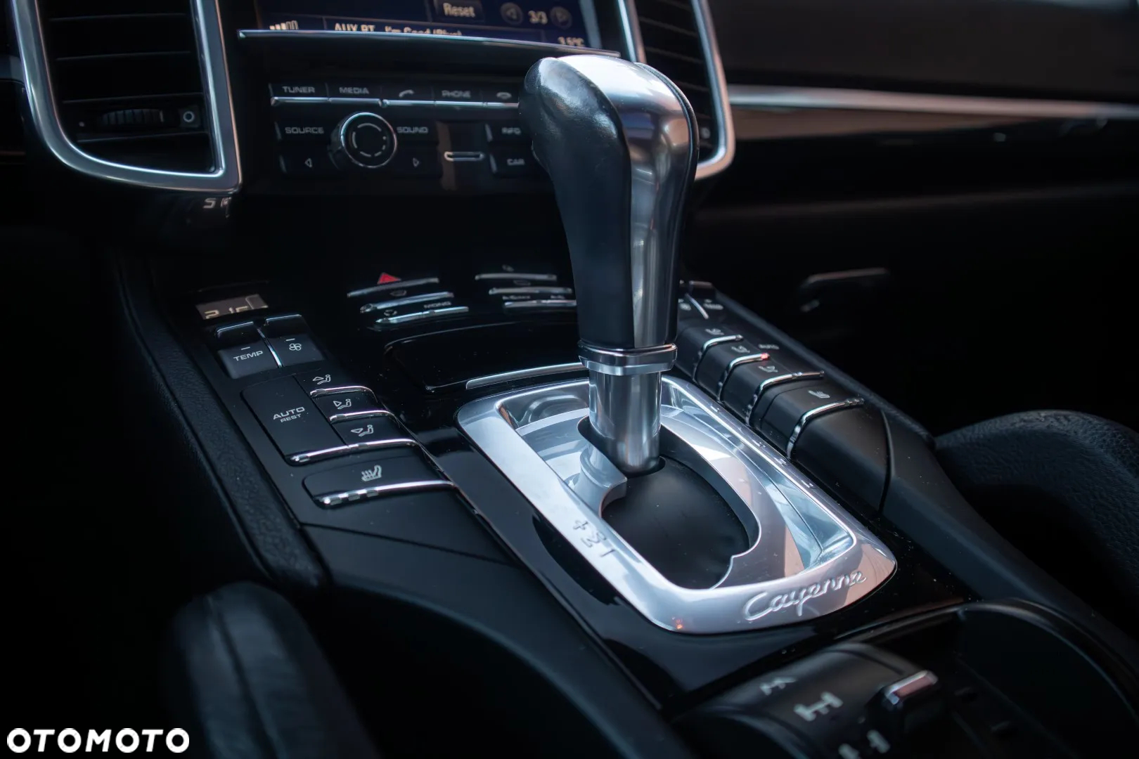 Porsche Cayenne - 24