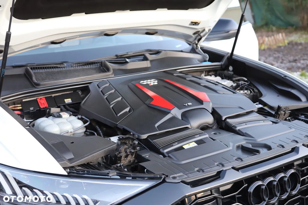 Audi RS Q8 - 25