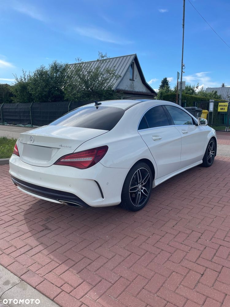 Mercedes-Benz CLA 220 4-Matic AMG Line - 4