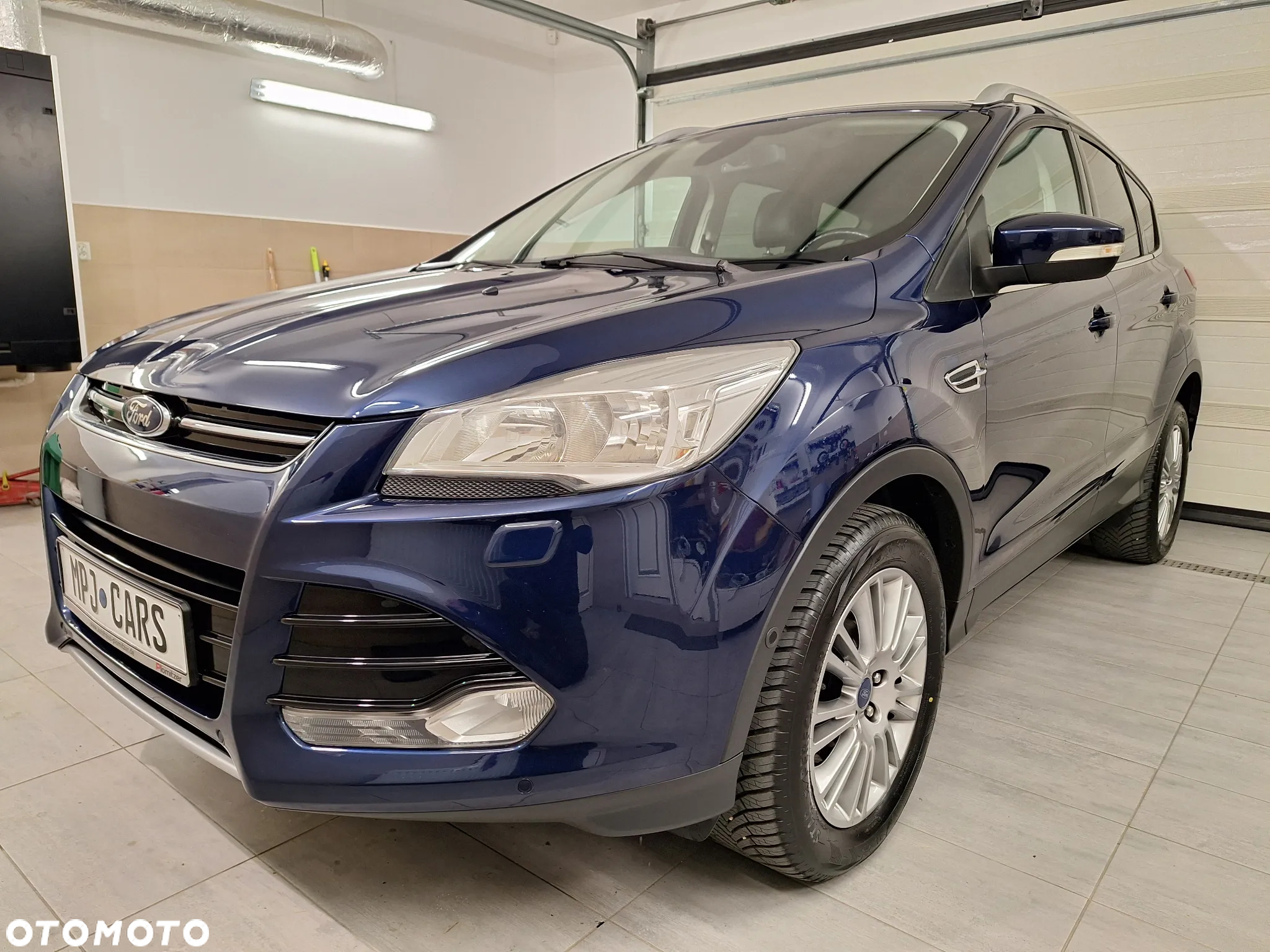 Ford Kuga 1.6 EcoBoost 2x4 Titanium - 4