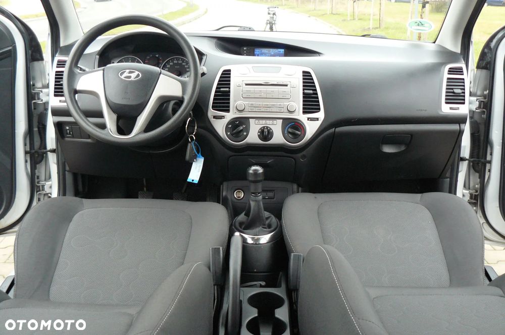 Hyundai i20 - 18