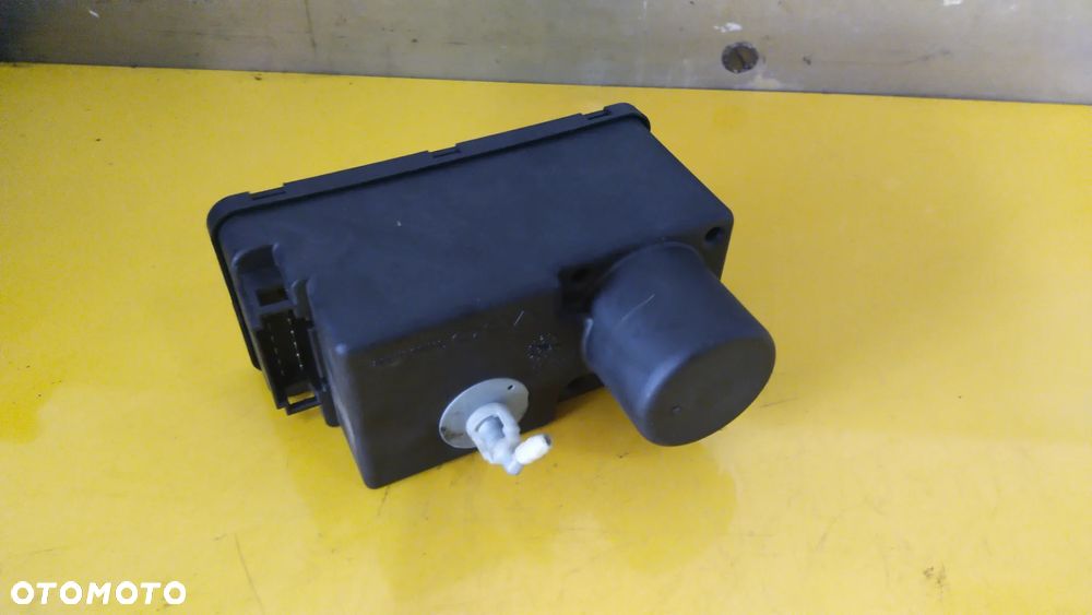 POMPKA CENTRALNEGO ZAMKA VW GOLF III 1H0962257G - 2