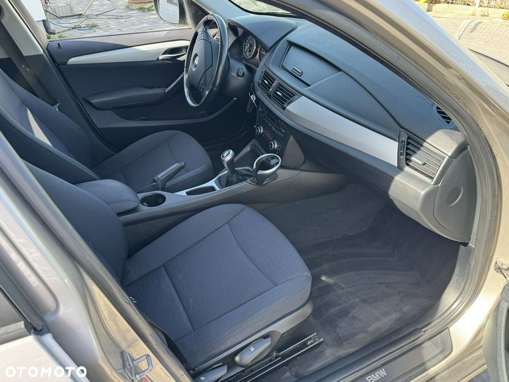 BMW X1 sDrive18d Sport Line - 7